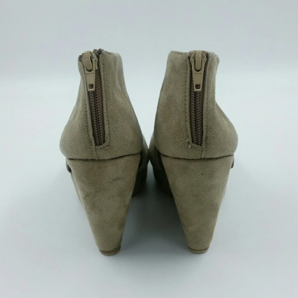 RUBI l Peep Toe Platform Wedge